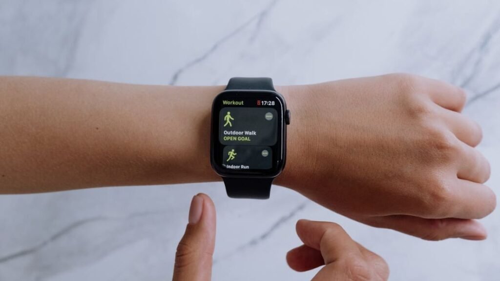 Tracking progress to increase fitness with walking using step count data on an Apple Watch